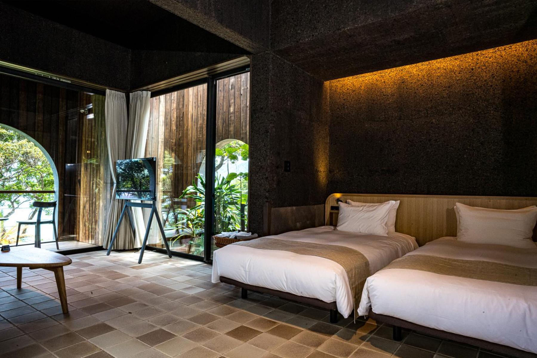 Miru Amami Hotel Tatsugo Bagian luar foto
